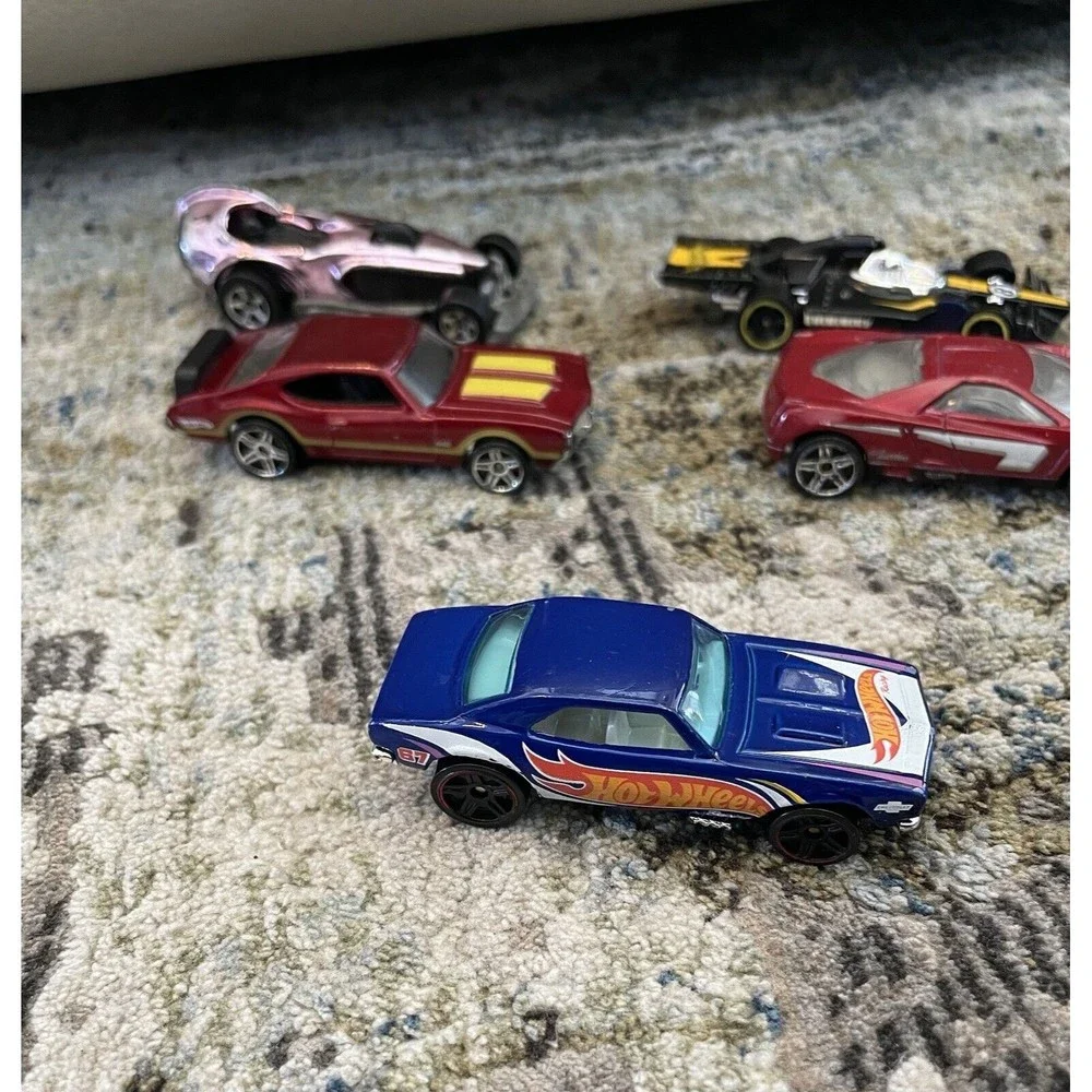 hot wheels lot of 10 cars Chevy Mercedes Camaro muscle vintage